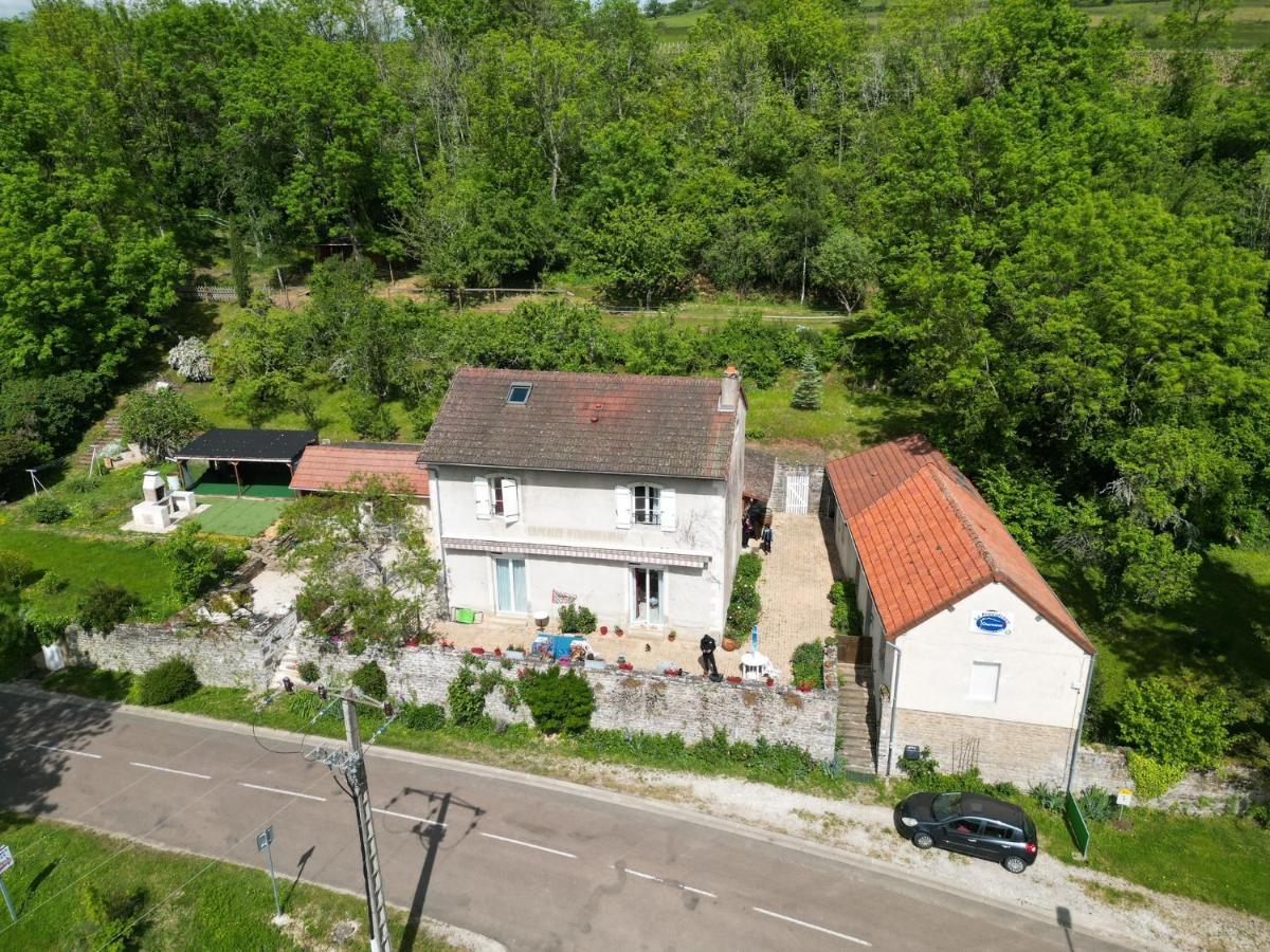 Gite Santenay Les Bains Saint-Sernin-du-Plain Bagian luar foto